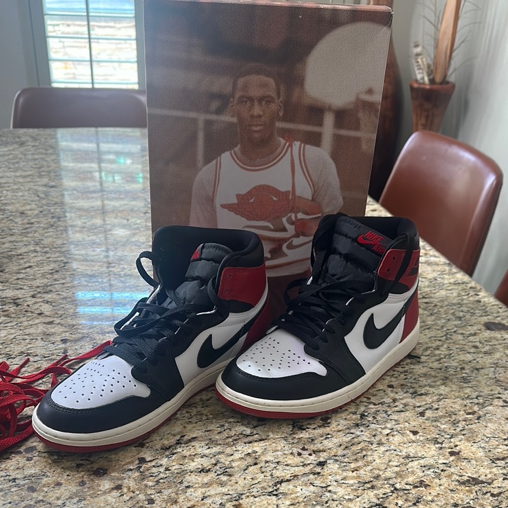 Air jordan 1 high black toe